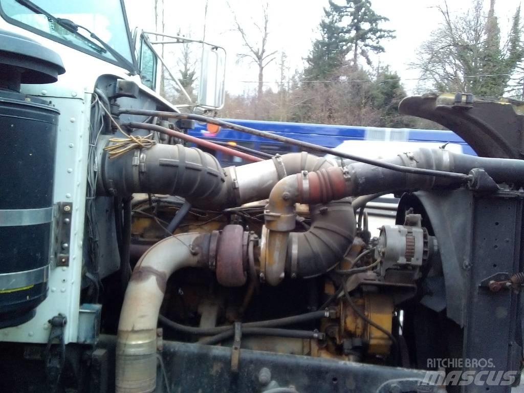 Peterbilt 377 Trekkers