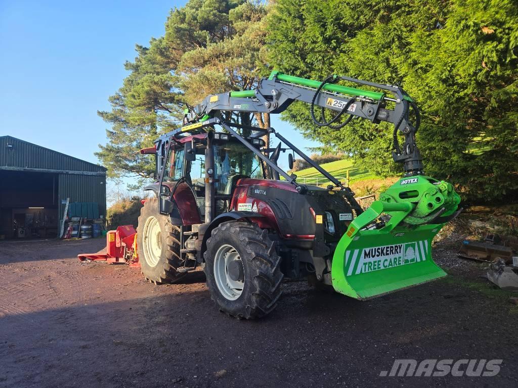 Valtra T 163 Bosbouw tractoren