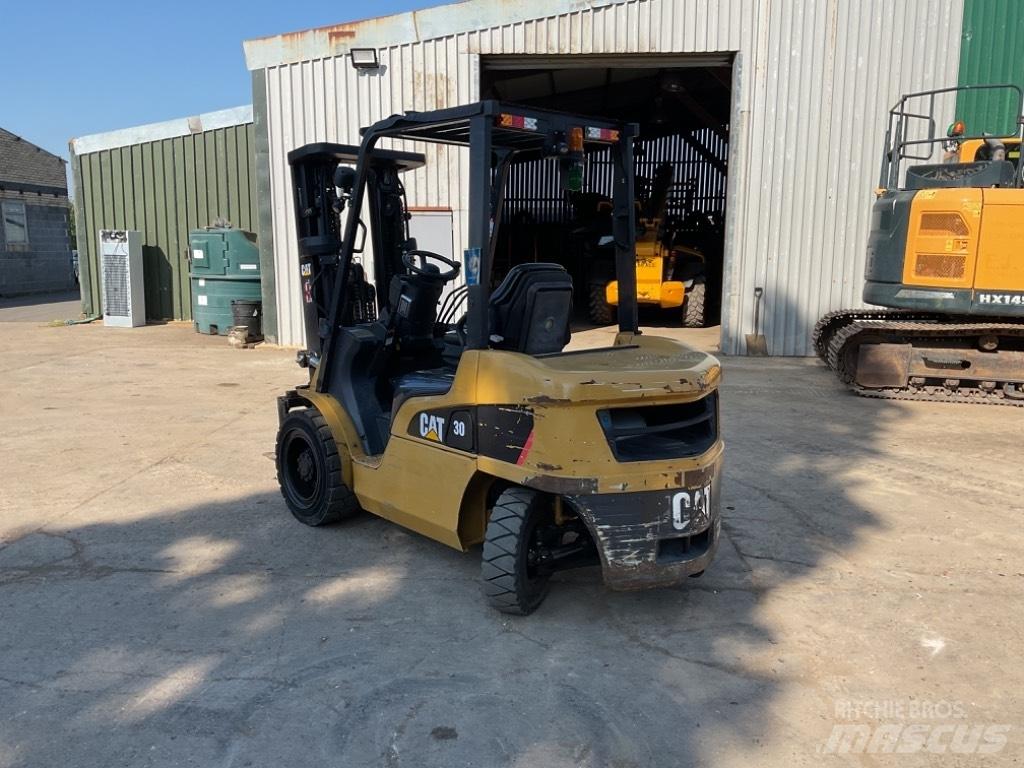 CAT DP30NT Diesel heftrucks