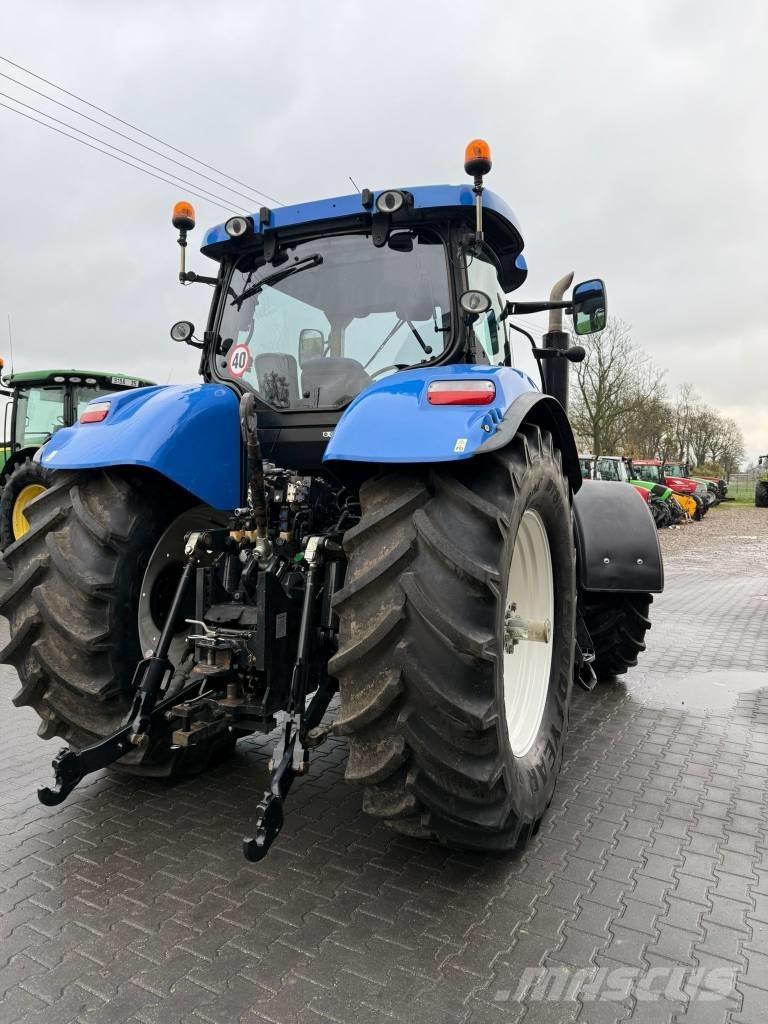 New Holland T 7040 Tractoren