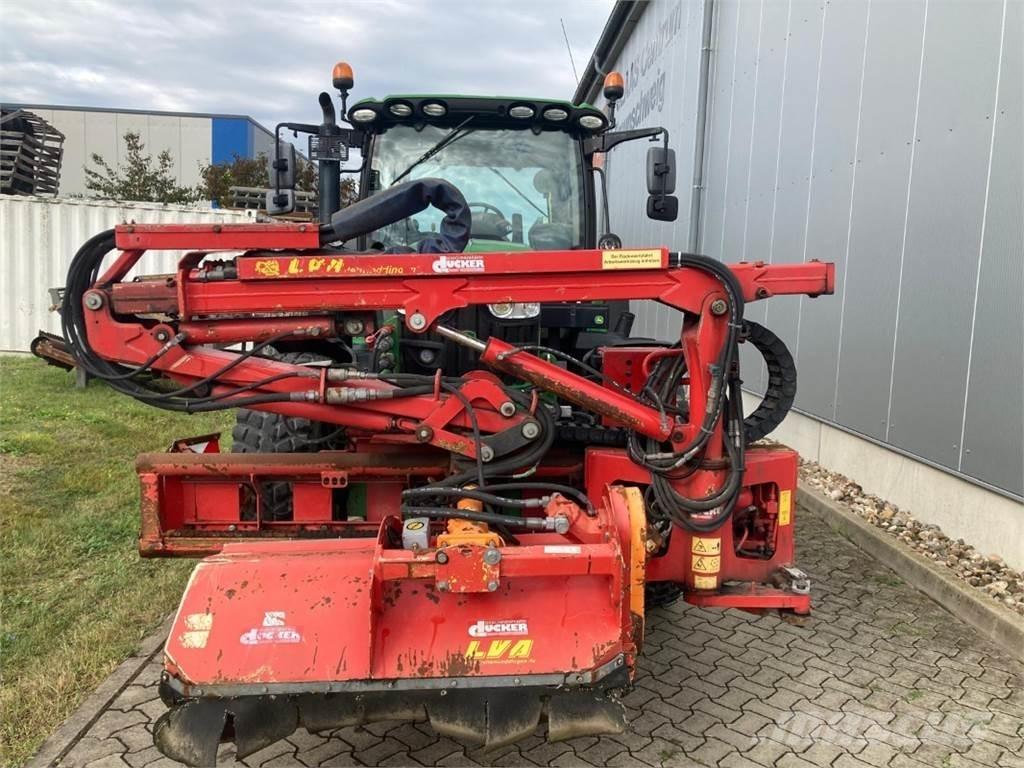 John Deere 6110R Tractoren