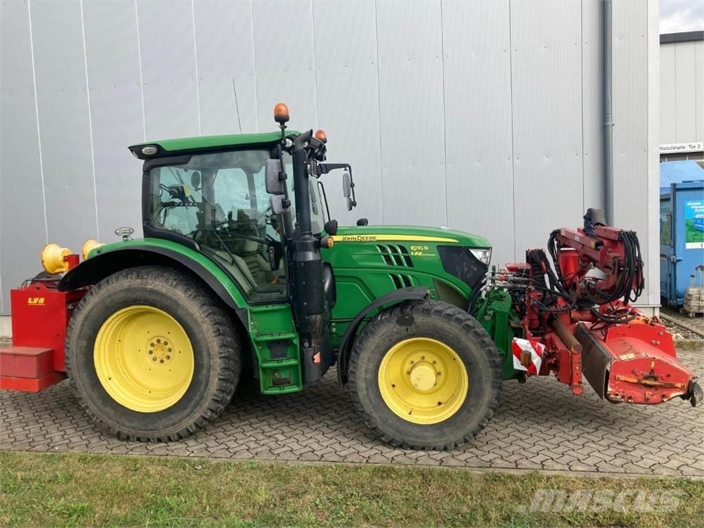 John Deere 6110R Tractoren