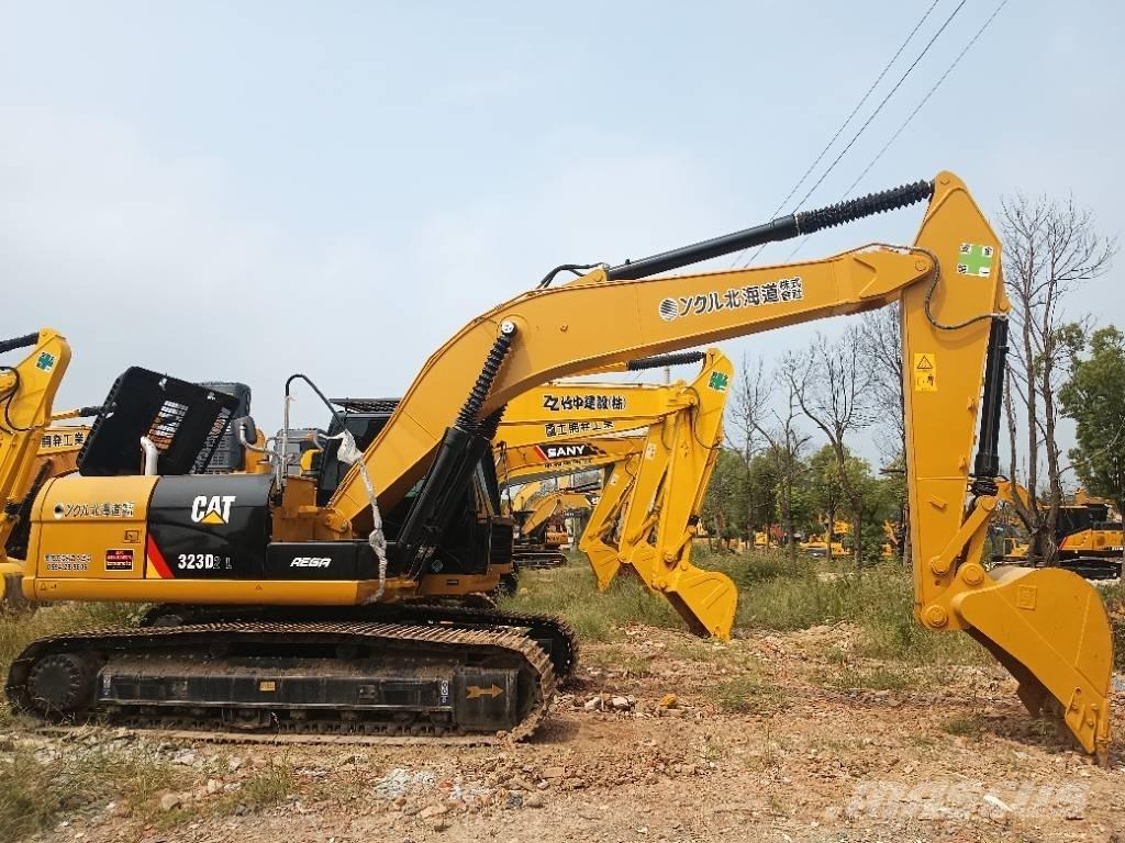 CAT 323D2 Rupsgraafmachines