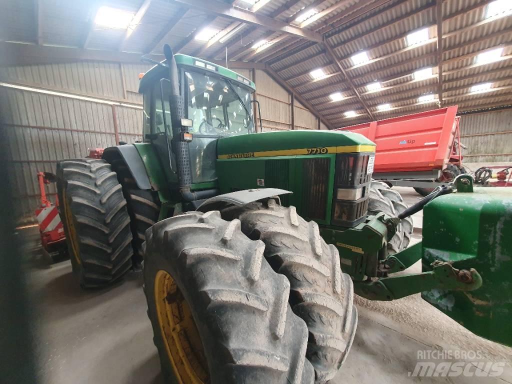 John Deere 7710 Tractoren