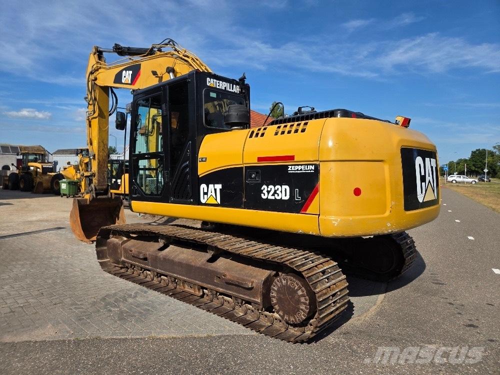 CAT 323DL Rupsgraafmachines