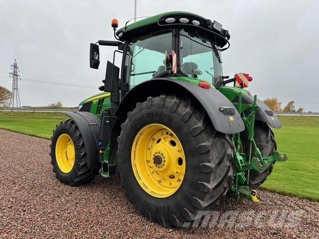 John Deere 7310 R Tractoren