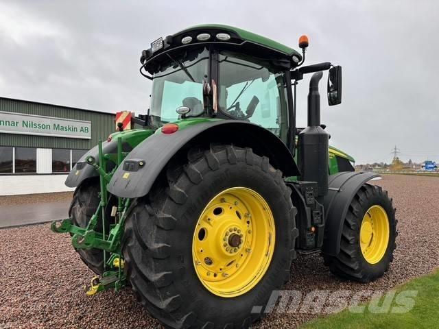 John Deere 7310 R Tractoren