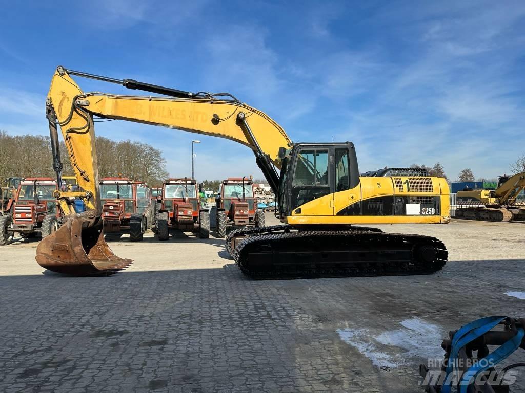 CAT 325DL Rupsgraafmachines