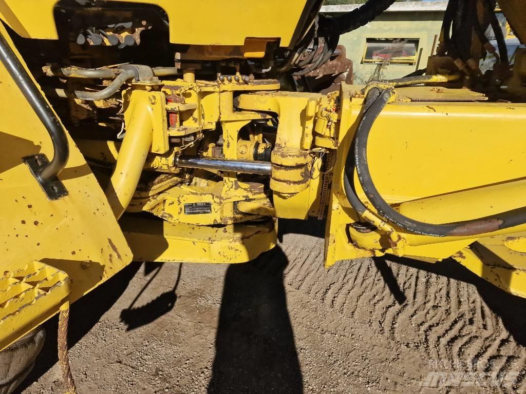 CAT 725 Knik dumptrucks