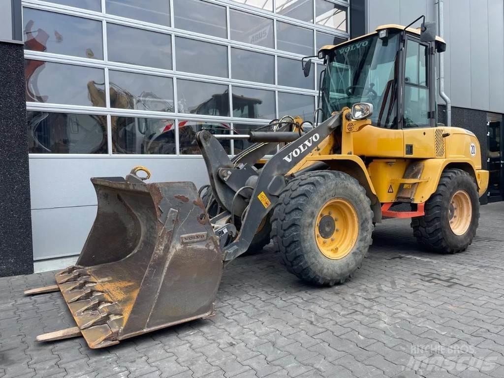 Volvo L30G Wielladers