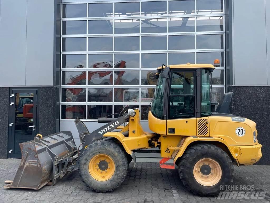 Volvo L30G Wielladers