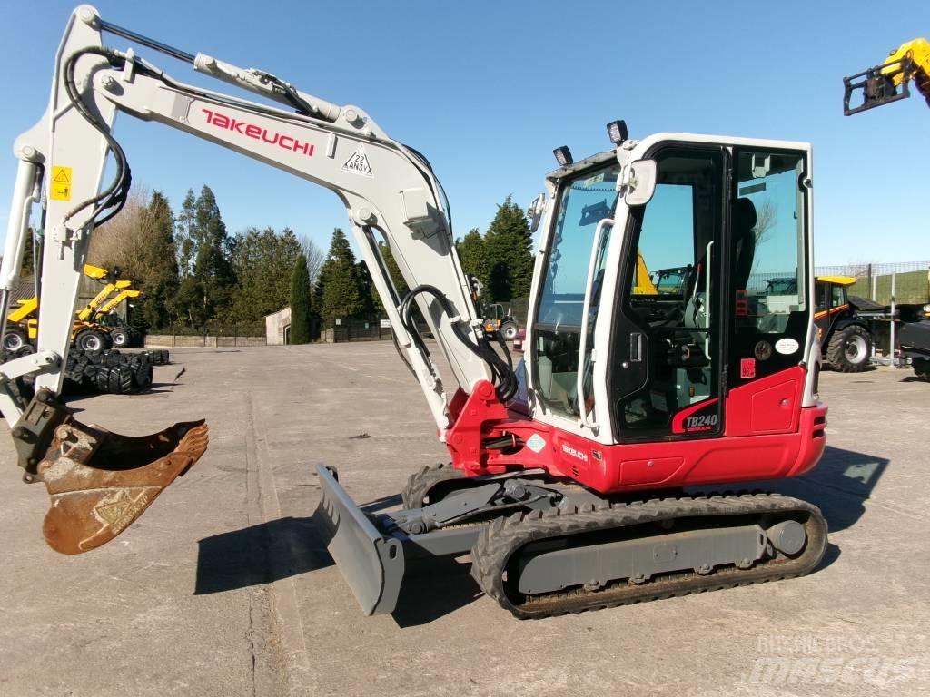Takeuchi TB 240 Minigraafmachines < 7t