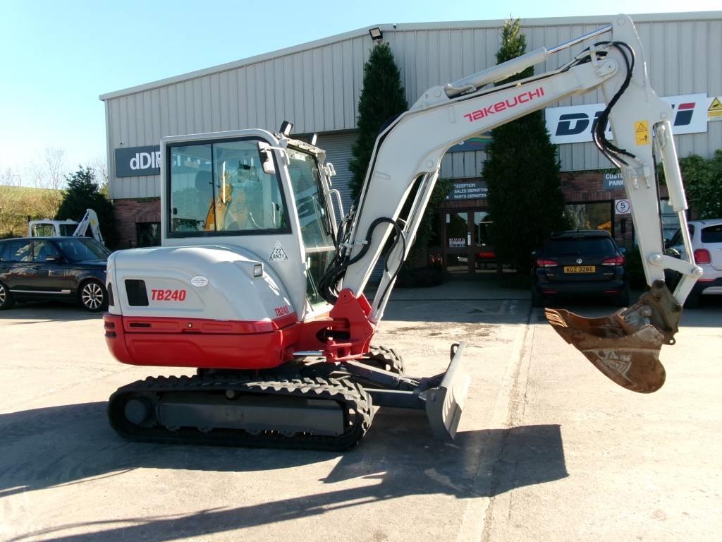 Takeuchi TB 240 Minigraafmachines < 7t