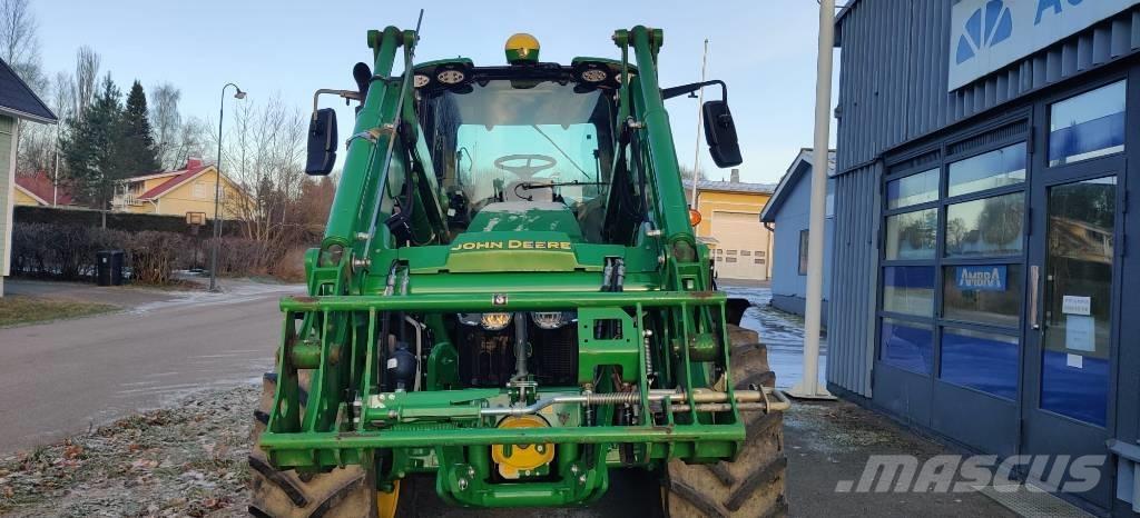 John Deere 6120 M Tractoren