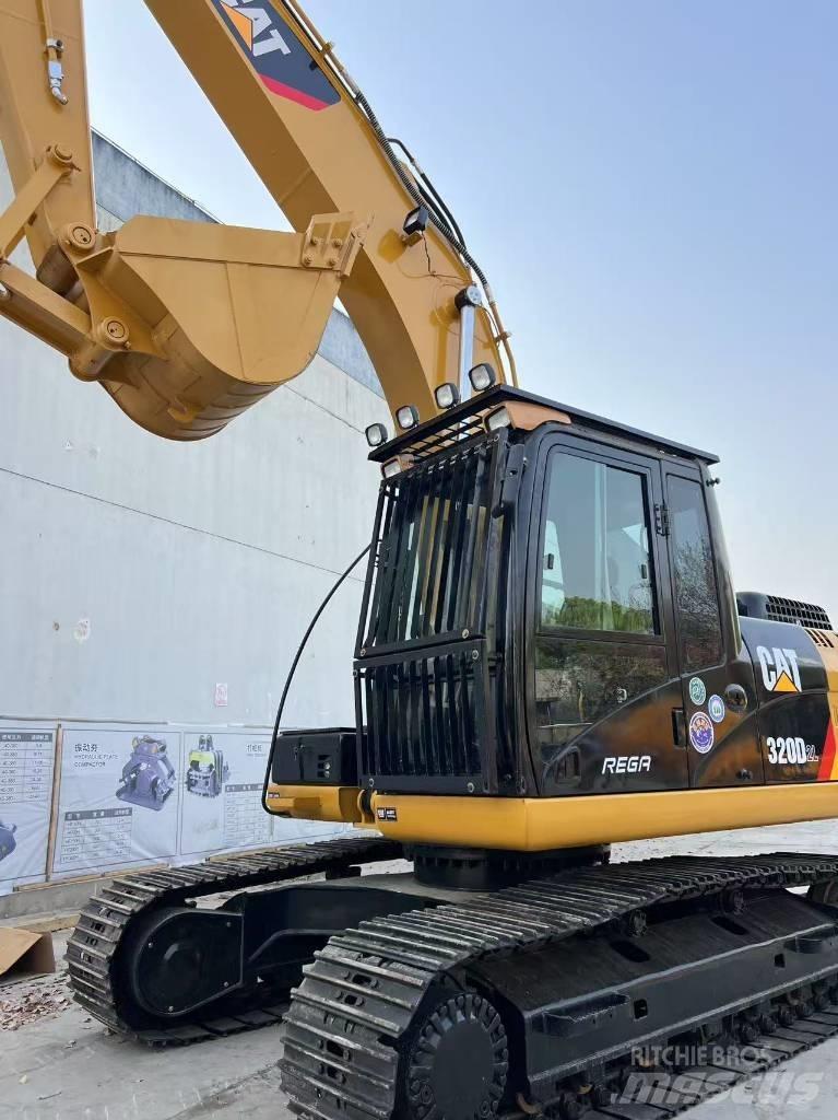  CATERPILLR 320d2 Midigraafmachines 7t - 12t