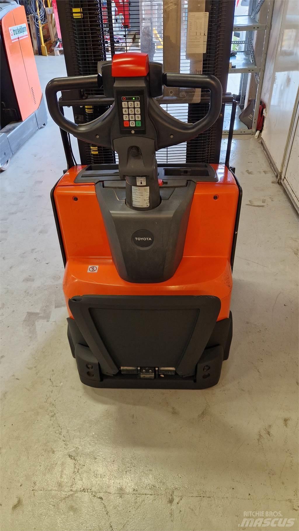 Toyota SWE140L Stapelaar meeloop