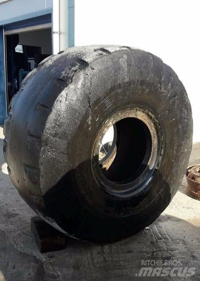 Goodyear 29,5R25 Banden, wielen en velgen