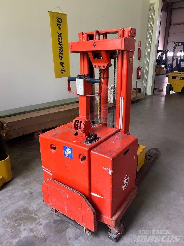 BT LSV1000/7 Stapelaar meeloop