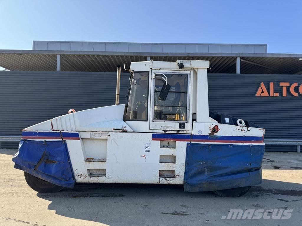 CAT PS-300B Bandenwalsen
