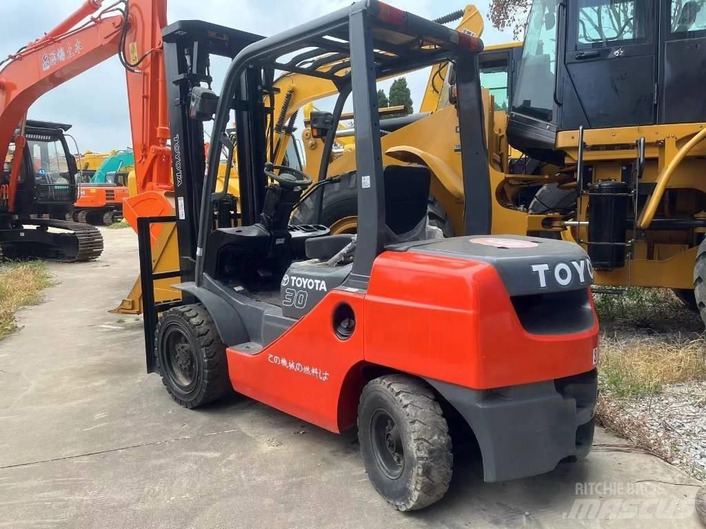 Toyota 8 FD 30 Diesel heftrucks
