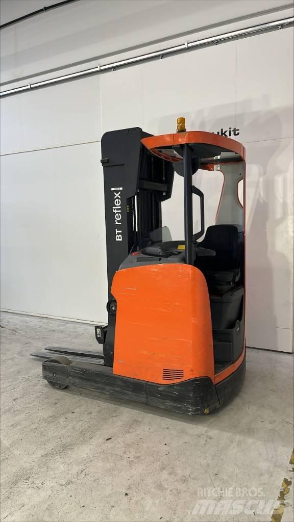 BT RR E 140 H Reachtruck voor hoog niveau