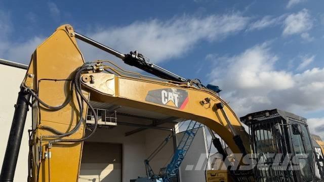 CAT 326 FLN Rupsgraafmachines