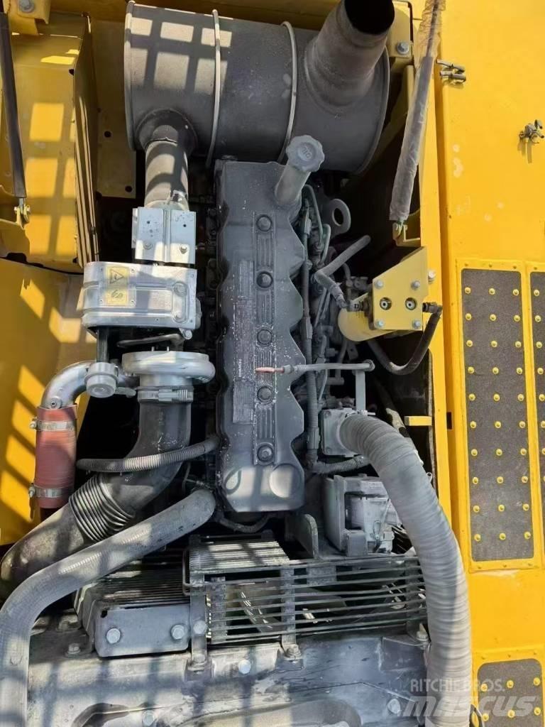 Komatsu 220-8 Rupsgraafmachines