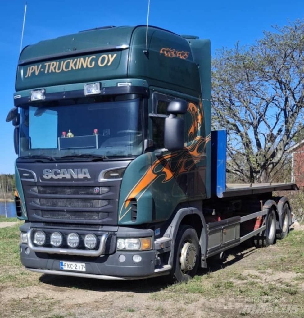 Scania R 560 Vrachtwagen met containersysteem