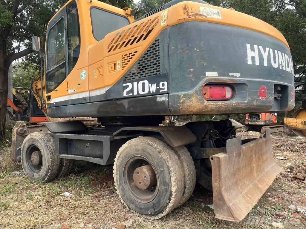 Hyundai R210W-9 Wielgraafmachines