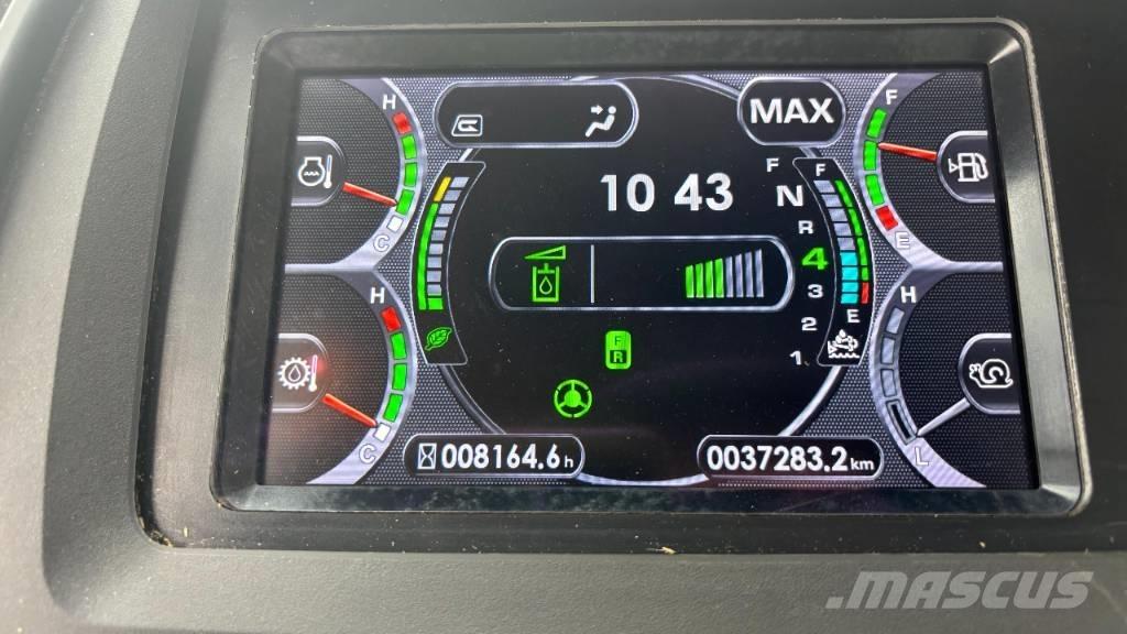 Komatsu WA 320-8 Wielladers