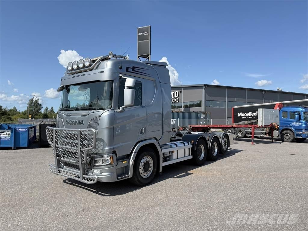 Scania R650 8x4 Chassis met cabine