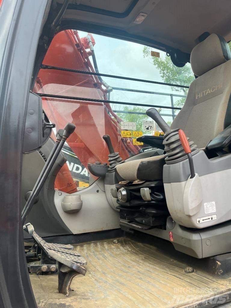 Hitachi 130 Rupsgraafmachines