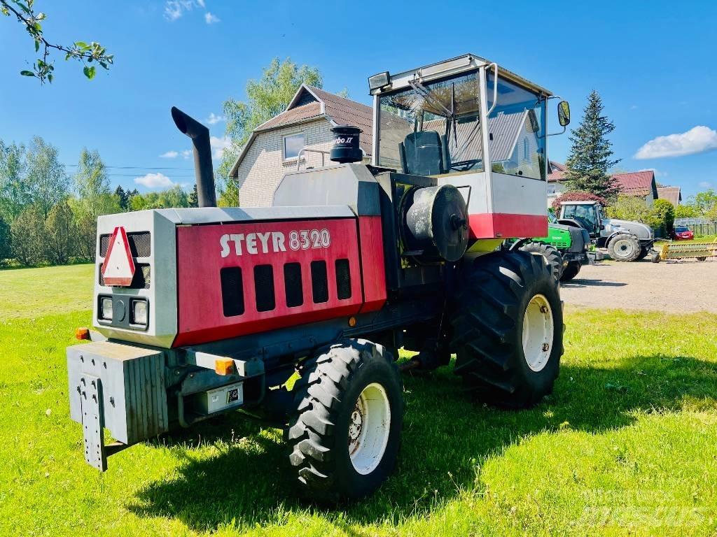 Steyr 8320 Getrokken veldhakselaar