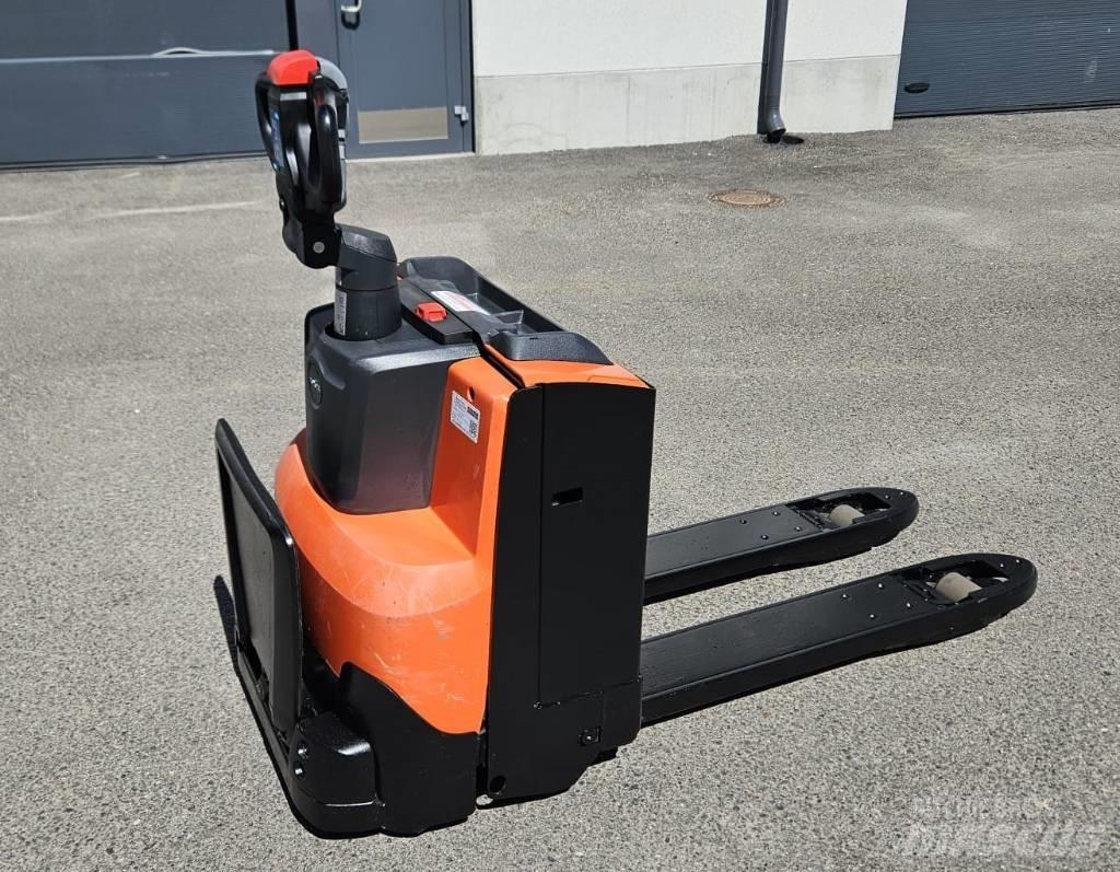 Toyota LWE 200 Meerij pallettruck met platform