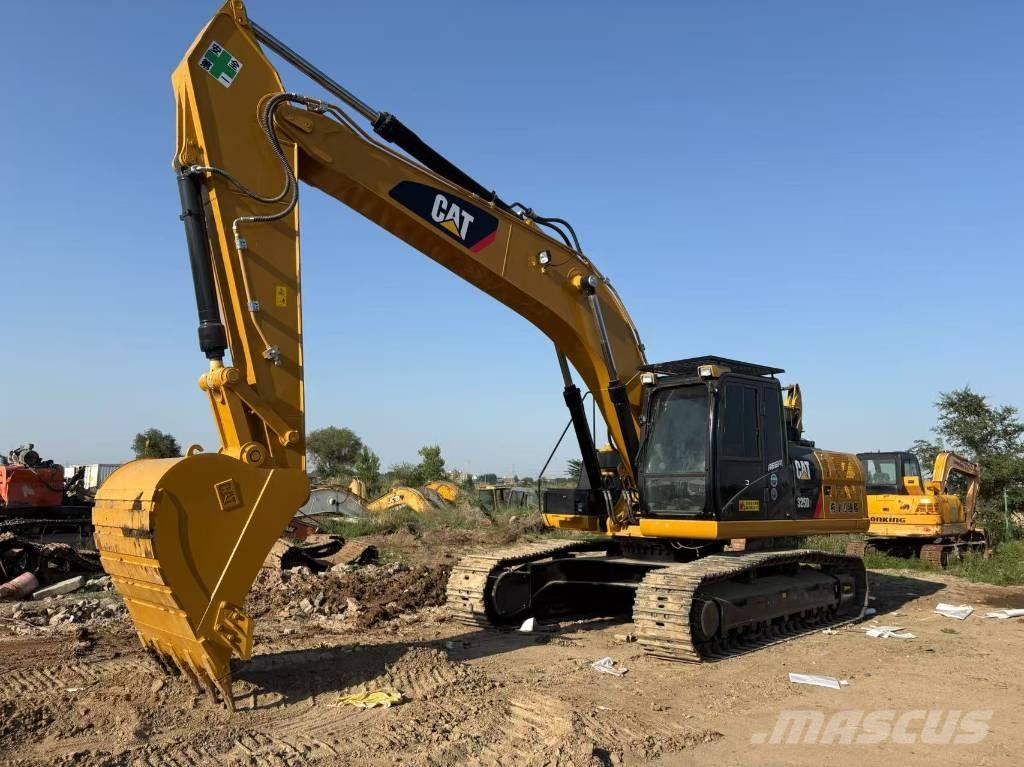CAT 325 Rupsgraafmachines