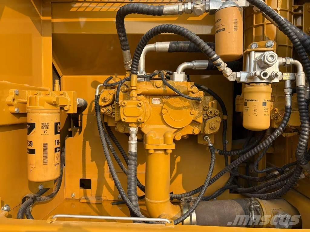 CAT 325 Rupsgraafmachines