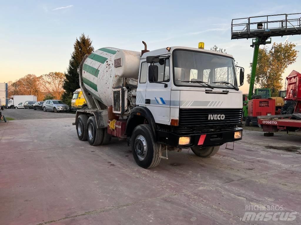 Iveco 330-30 Betonmixers en pompen