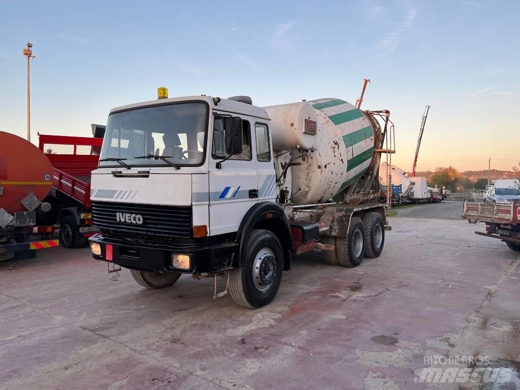 Iveco 330-30 Betonmixers en pompen
