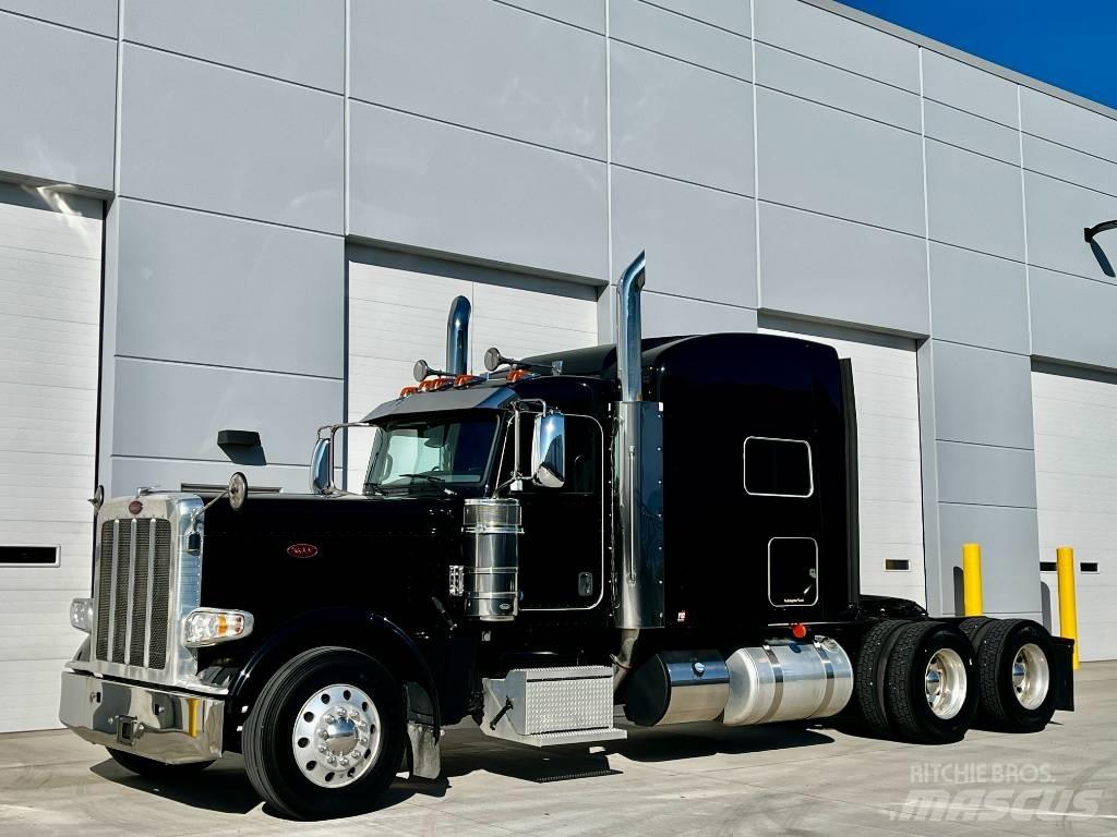 Peterbilt 389 Trekkers
