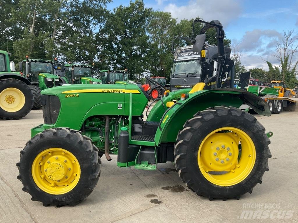 John Deere 5050E Tractoren