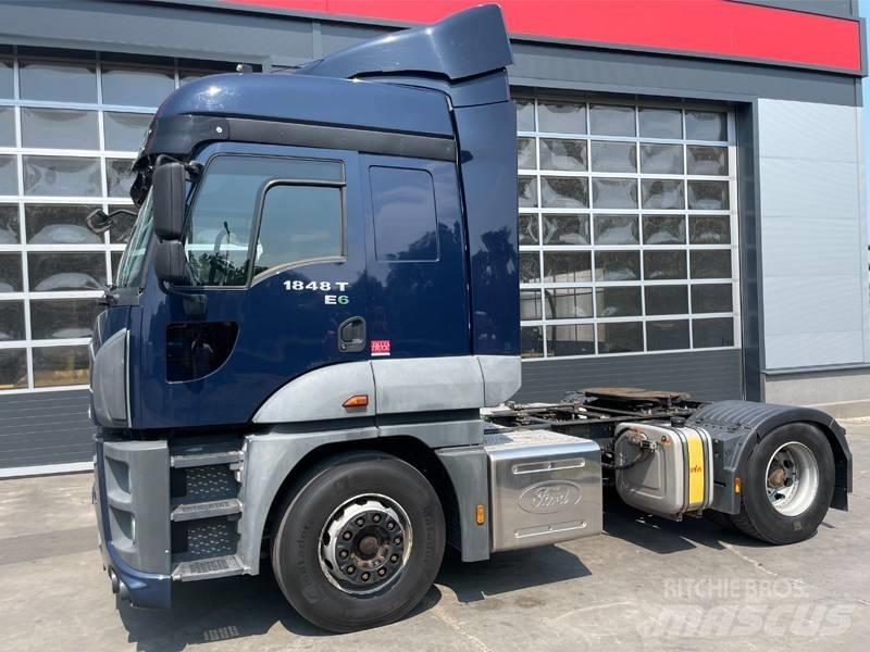 Ford 1848 T Containertrucks met kabelsysteem