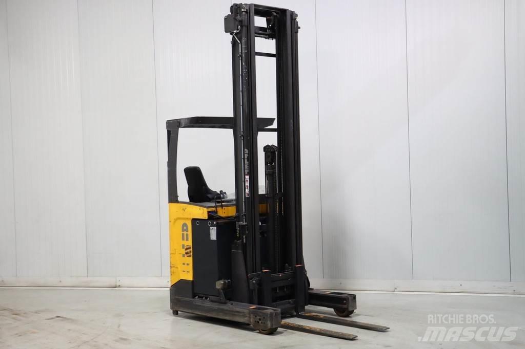 Atlet UMS160D Reachtruck voor hoog niveau