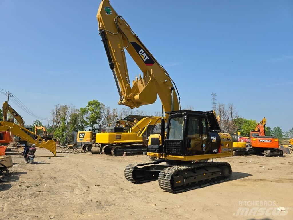 CAT 320 D 2 Midigraafmachines 7t - 12t