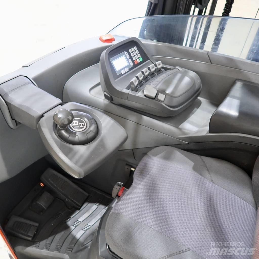 Toyota RRE160R Reachtruck voor hoog niveau