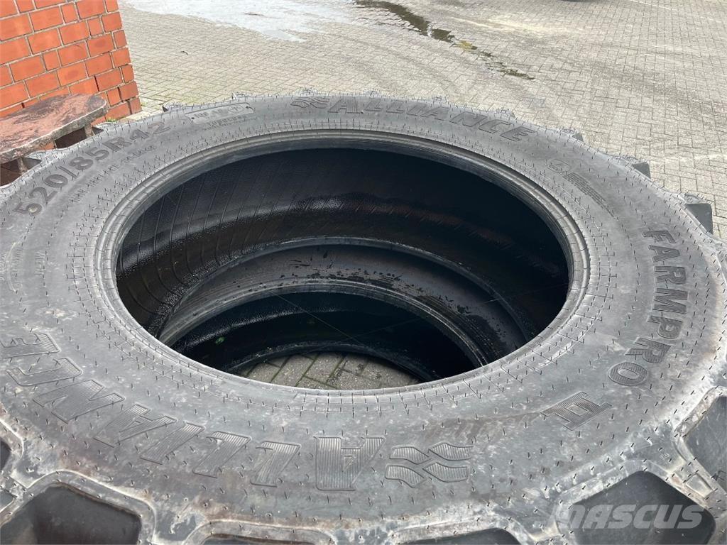 Alliance 520/85R42 Banden, wielen en velgen