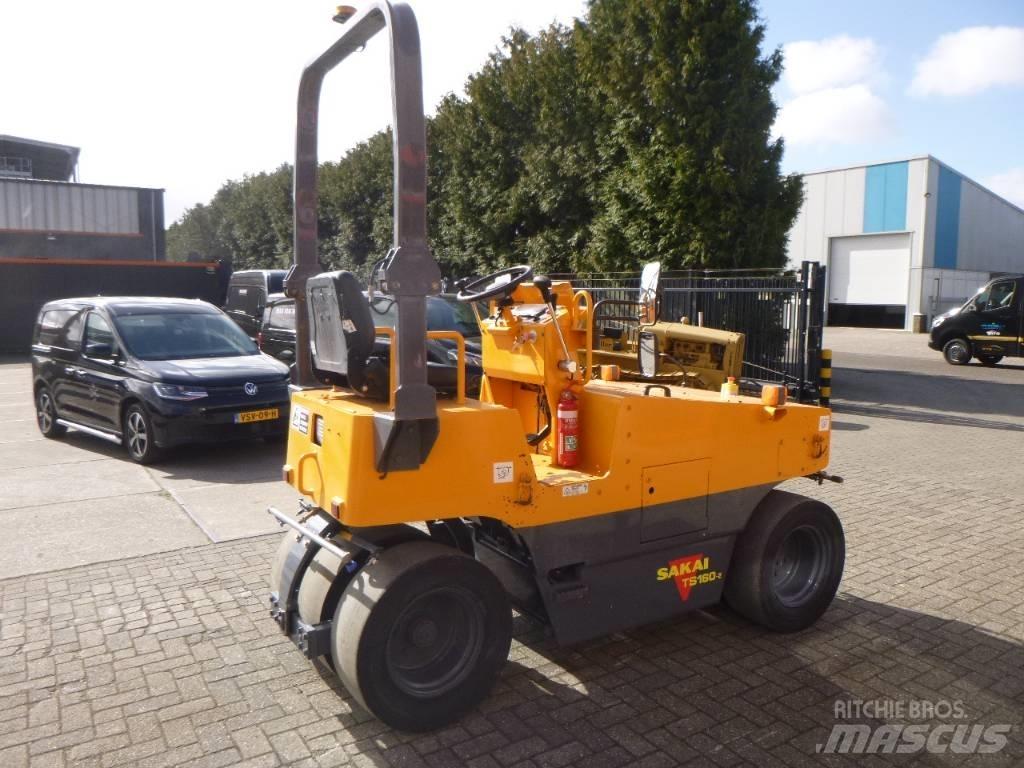 Sakai TS160-2 Bandenwalsen
