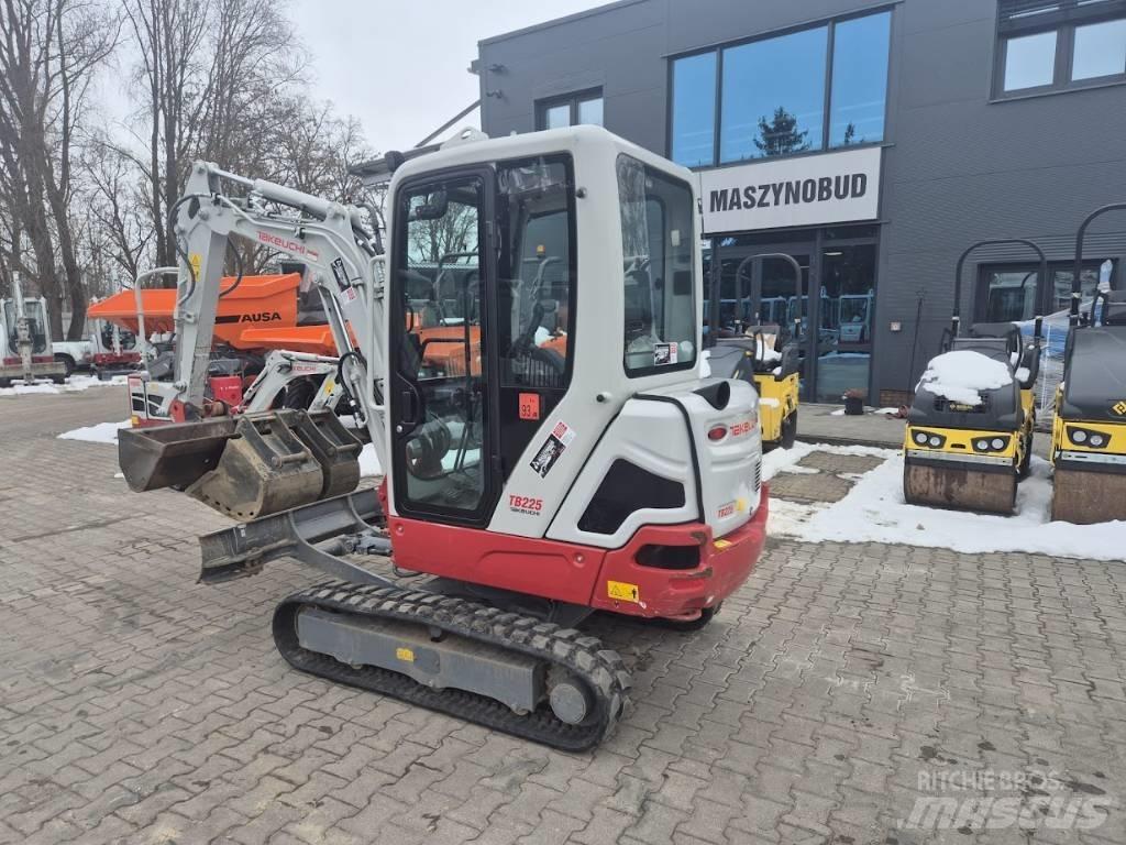 Takeuchi TB 225 Minigraafmachines < 7t