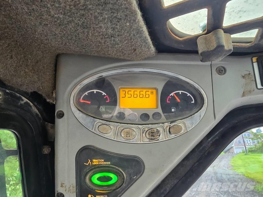 Bobcat T 320 Schrankladers