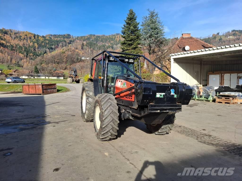 Valtra 8550 Bosbouw tractoren