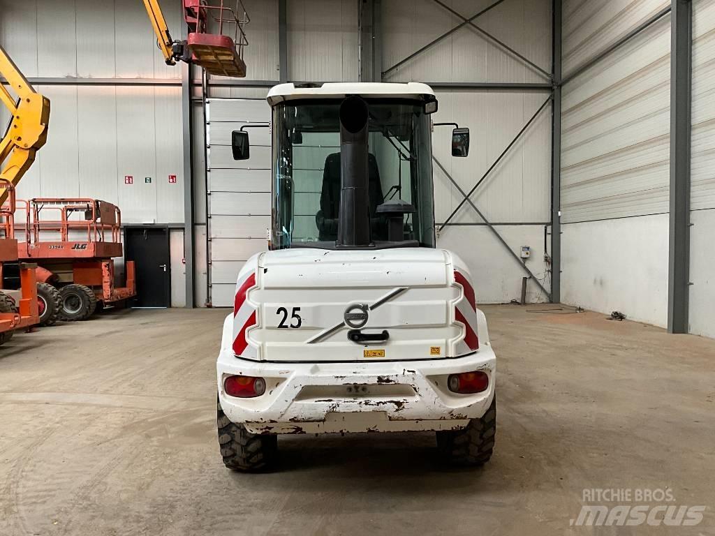 Volvo L 30 G Wielladers